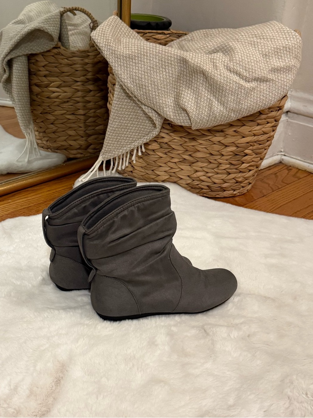 LOWER EAST SIDE Slouchy Ankle Booties in Gray - Picture 3 of 9